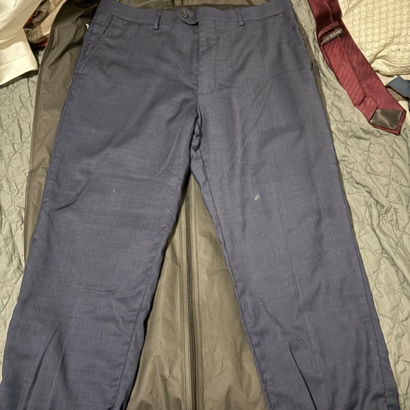 Kenneth Cole awearness complete suit - Picture 3 of 3